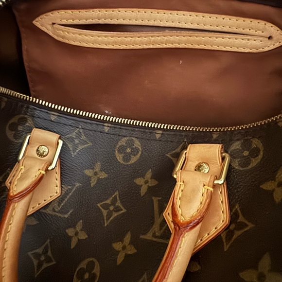 Authentic Louis Vuitton Speedy30 vintage bag like new inside pocket. - Picture 7 of 12